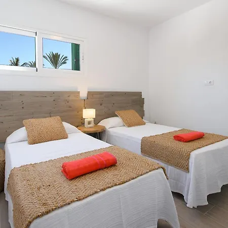 Апартаменты Blue Volcano Apartment, Free Access To The Fariones Sports Center *