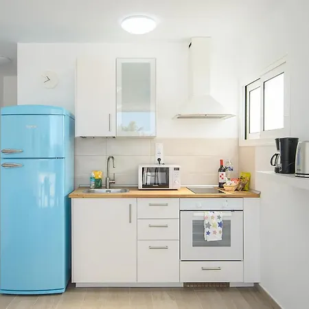 Апартаменты Blue Volcano Apartment, Free Access To The Fariones Sports Center